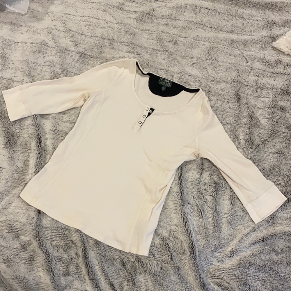 Scoop next half sleeve fitted waffle T snap button accent on front
